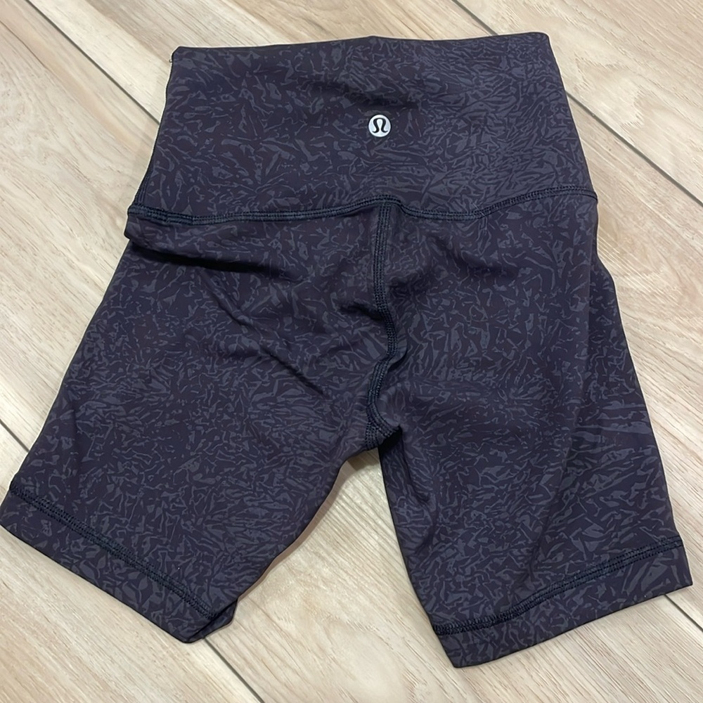 Lululemon wunder train 6 inch shorts